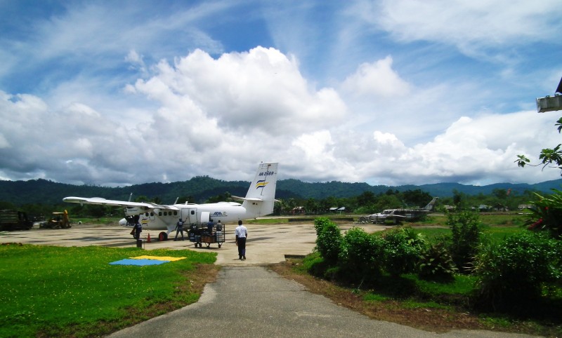 Nuqui's airport - seriously, move the wrecked plane!
