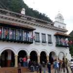 Monserrate – Look up to find your way