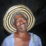 Crónicas de la Guajira – Fantasmas, tesoros escondidos y un pájaro loco: Conoce a Don Jorge Solano, encargado de la cueva.