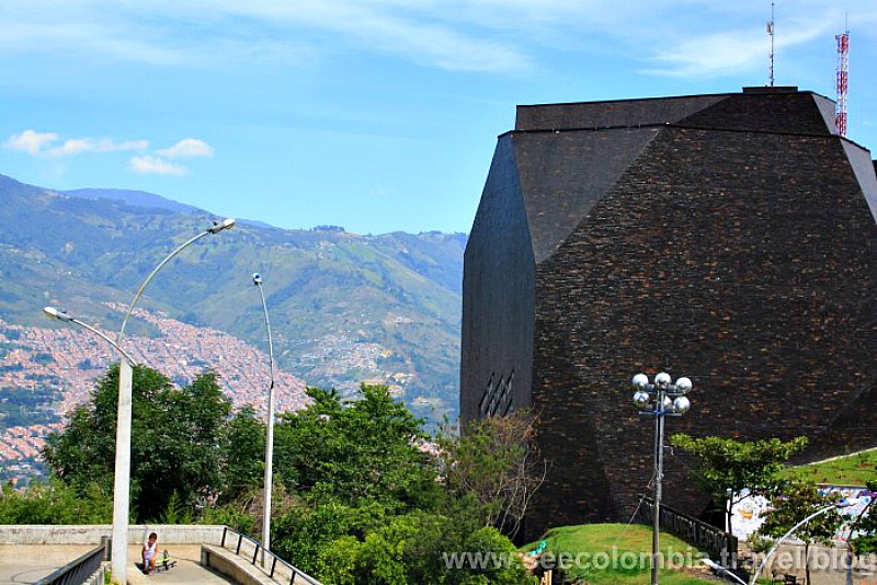 Bibloteca Espanha en Medellin