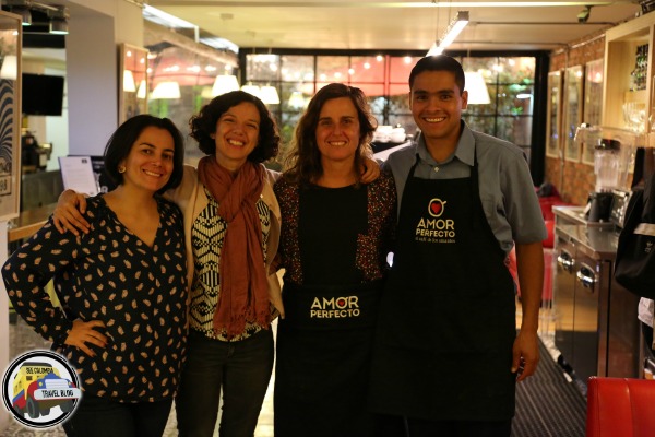 3 travel bloggers bogota cafe